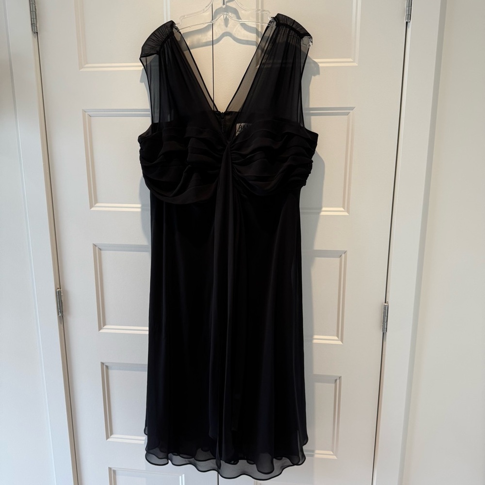 R & M RICHARDS Elegant Black Sleeveless Chiffon Dress - SIZE 16W